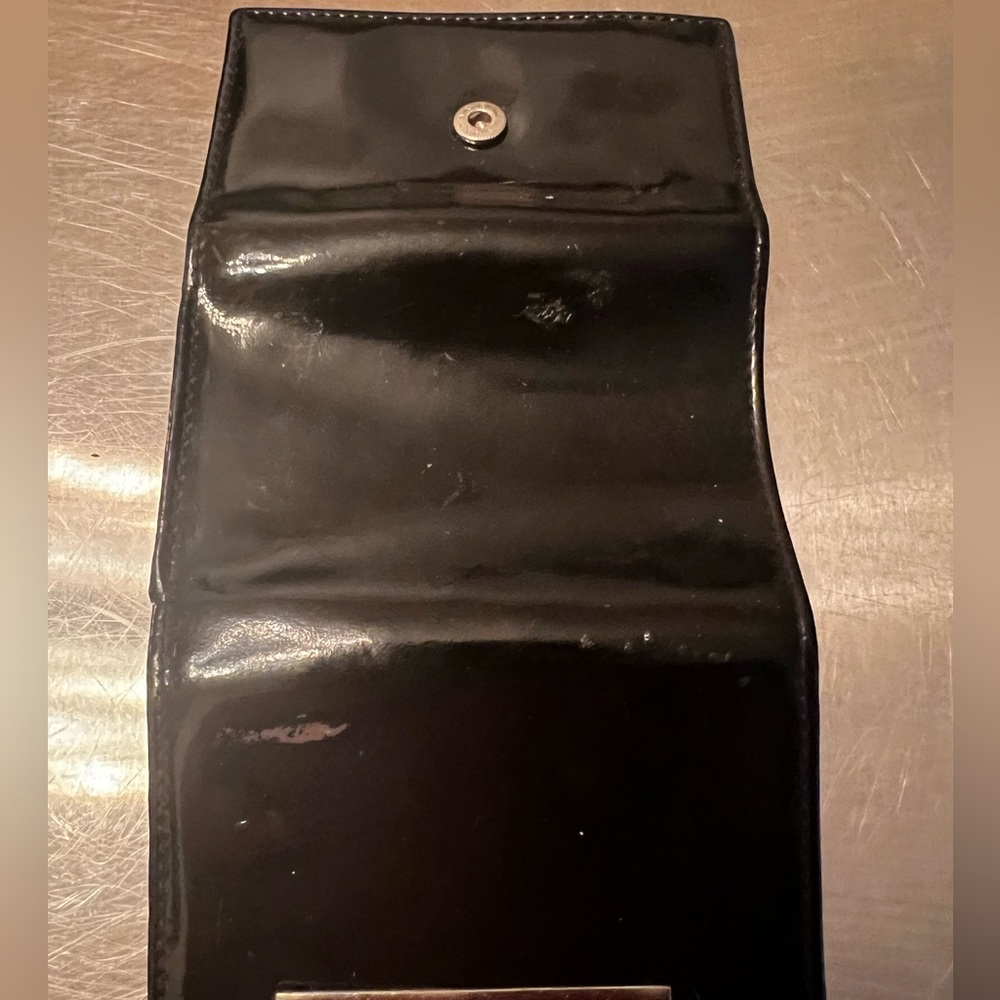 GUCCI BLACK PATENT LEATHER RING KEY HOLDER - Picture 15 of 16